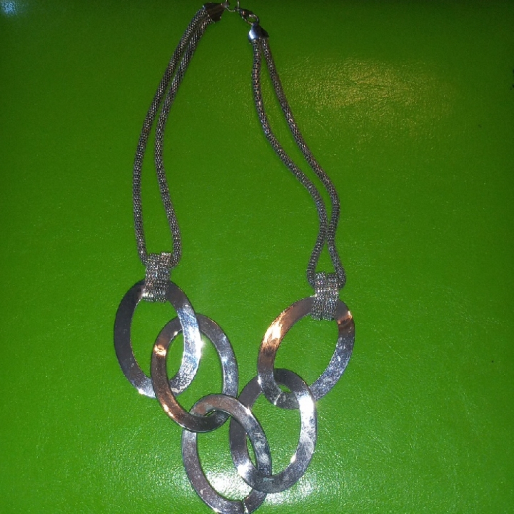 Source Unknown Silver Oval Link Necklace